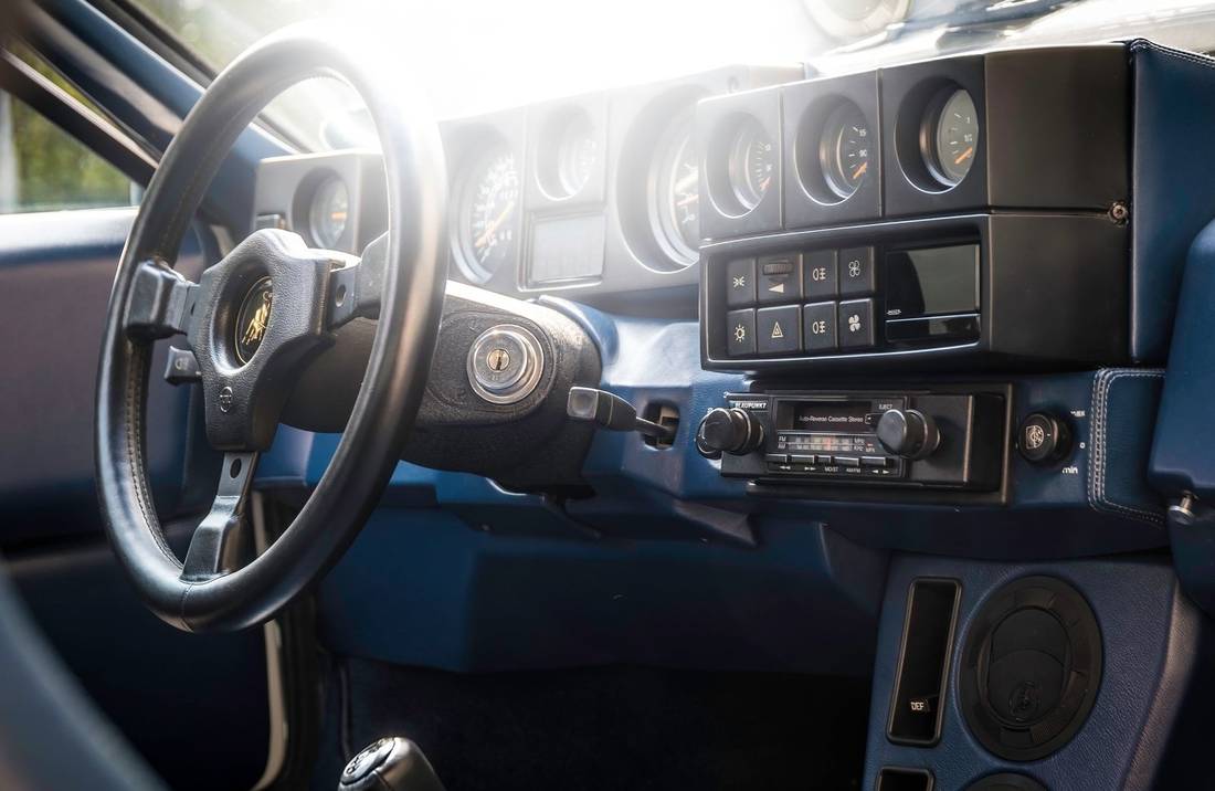 lamborghini-jalpa-interior