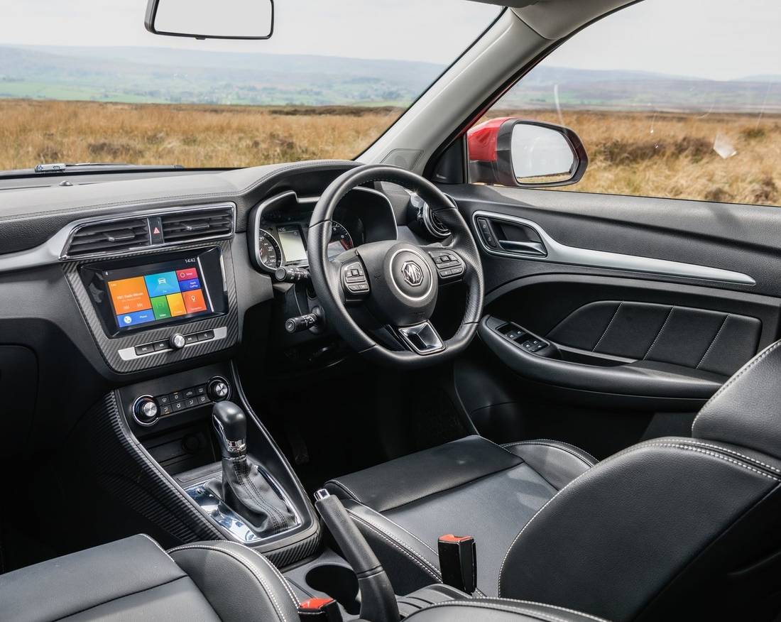 mg-zs-interior