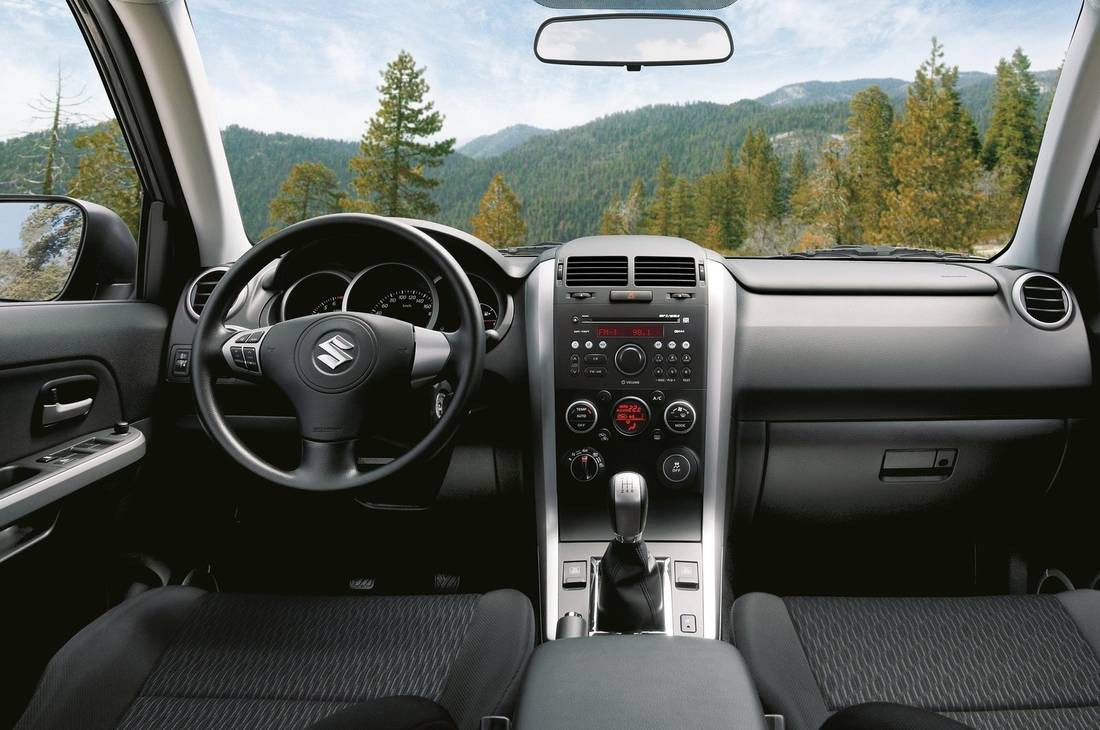 suzuki-grand-vitara-interieur