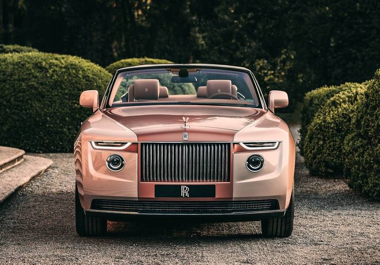  La Rolls-Royce Boat Tail è un'auto di lusso assolutamente unica e costa circa 11 milioni di euro.