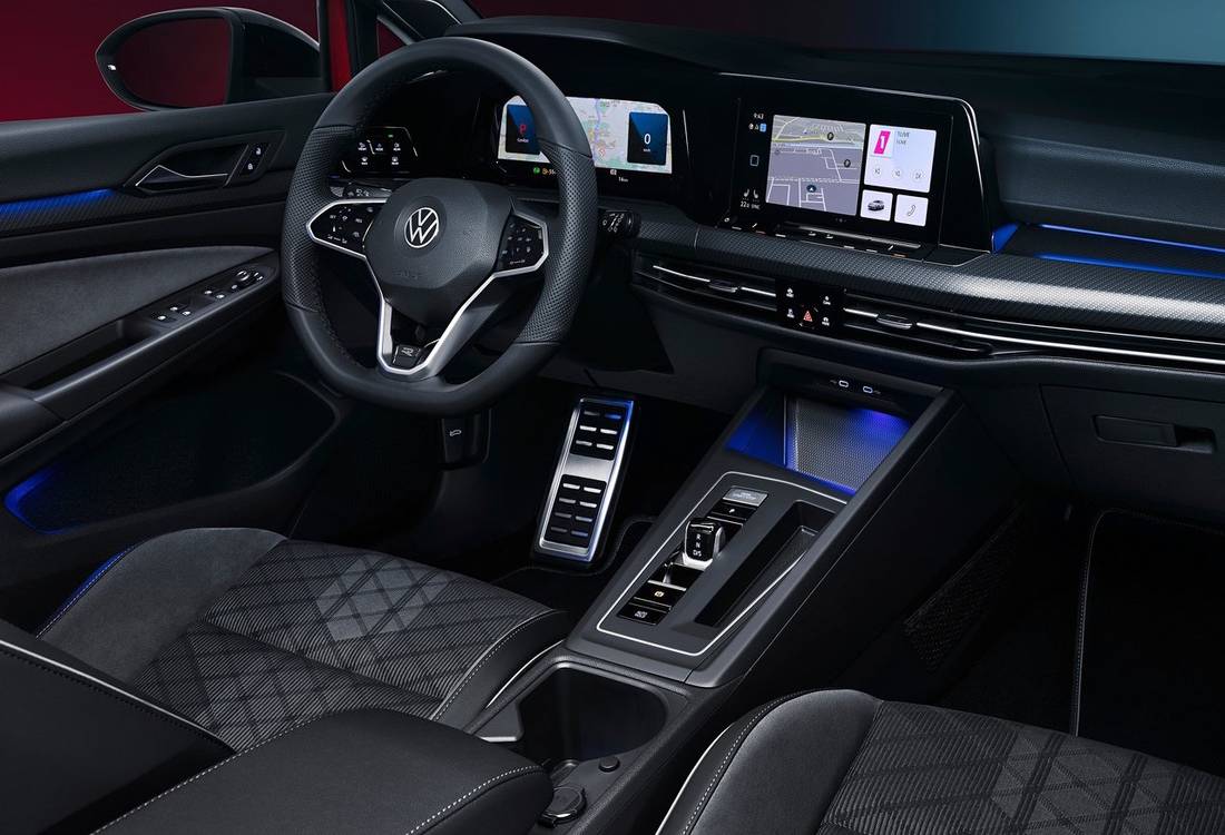 volkswagen-golf-variant-interior