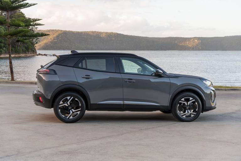 peugeot 2008 gt 74