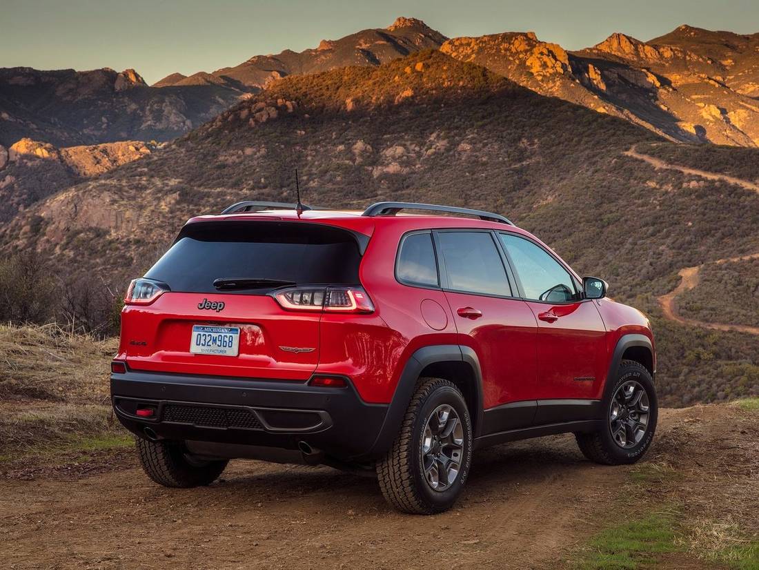 jeep-cherokee-back