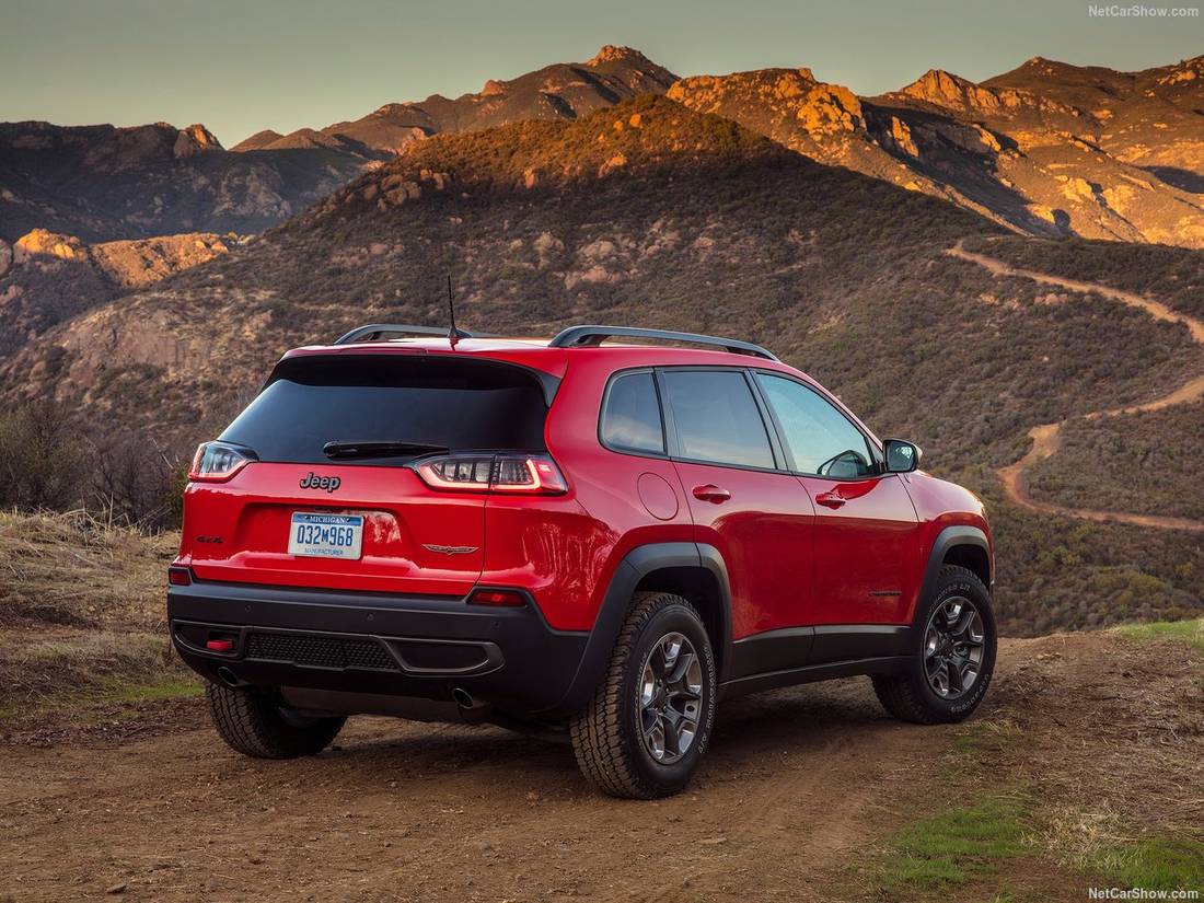 jeep-cherokee-back