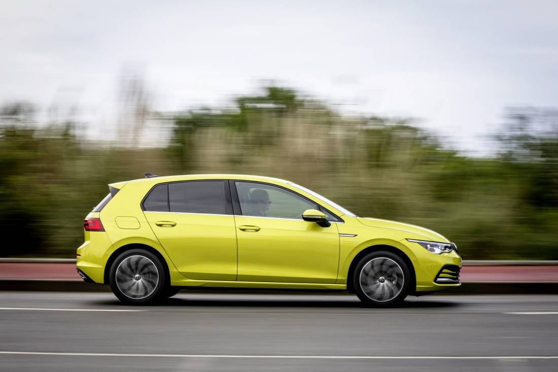 volkswagen-golf-side