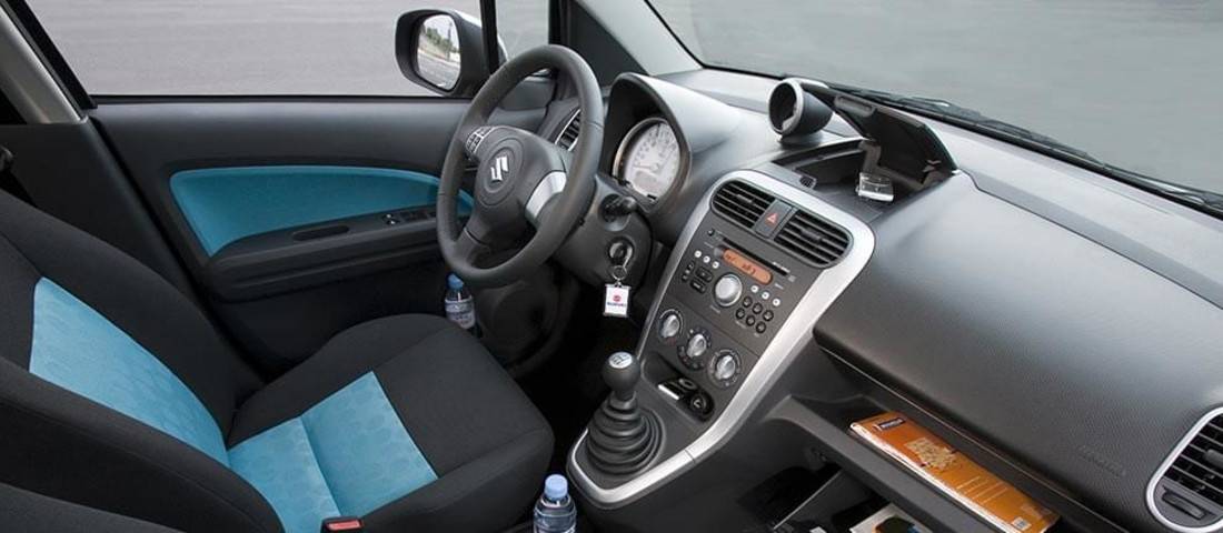 suzuki-splash-interieur