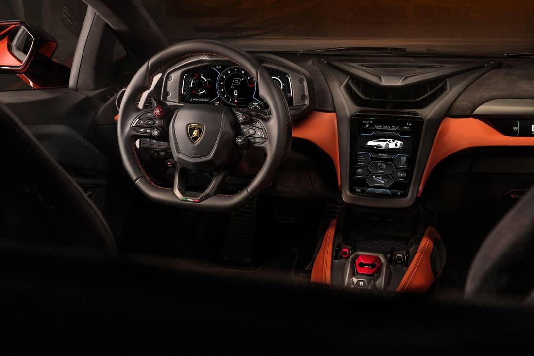 lamborghini-revuelto-interior