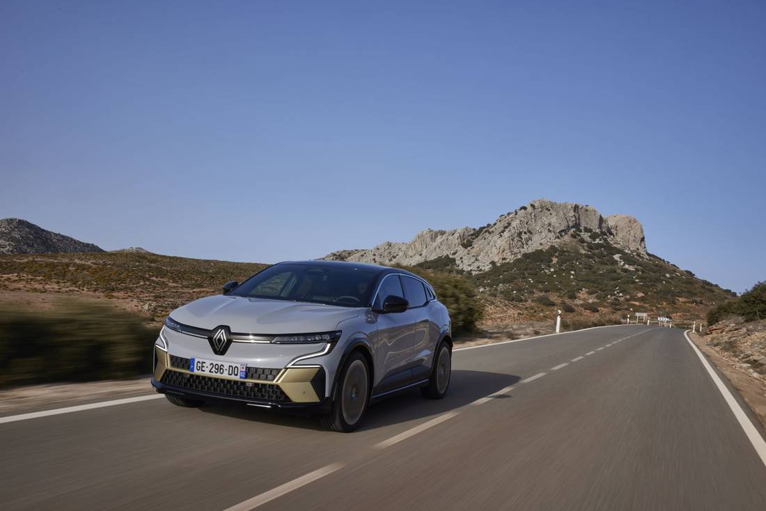 Renault MEGANE E-TECH elettrica 1